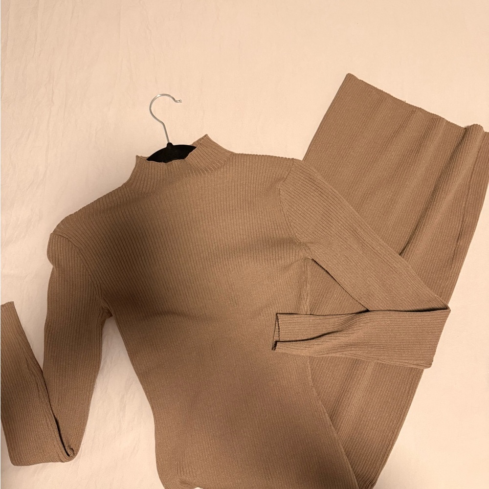 H&M Ribbed Mock Neck Dress